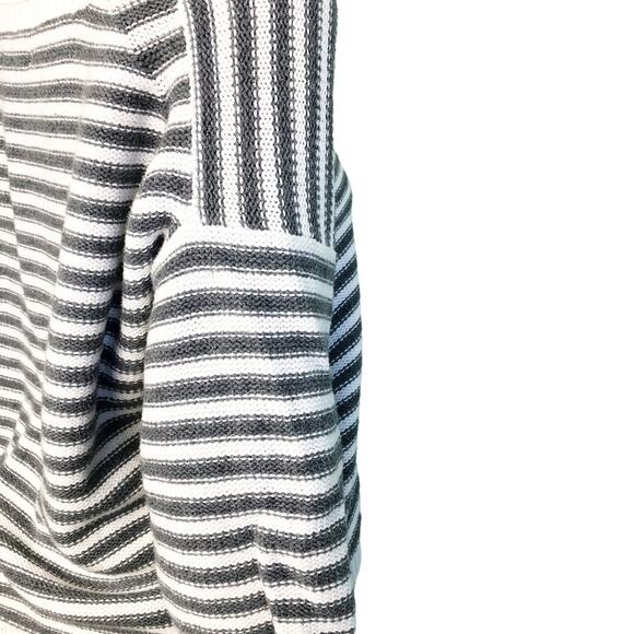 juniors AEROPOSTALE gray & white SWEATER striped top size M medium - Picture 6 of 8